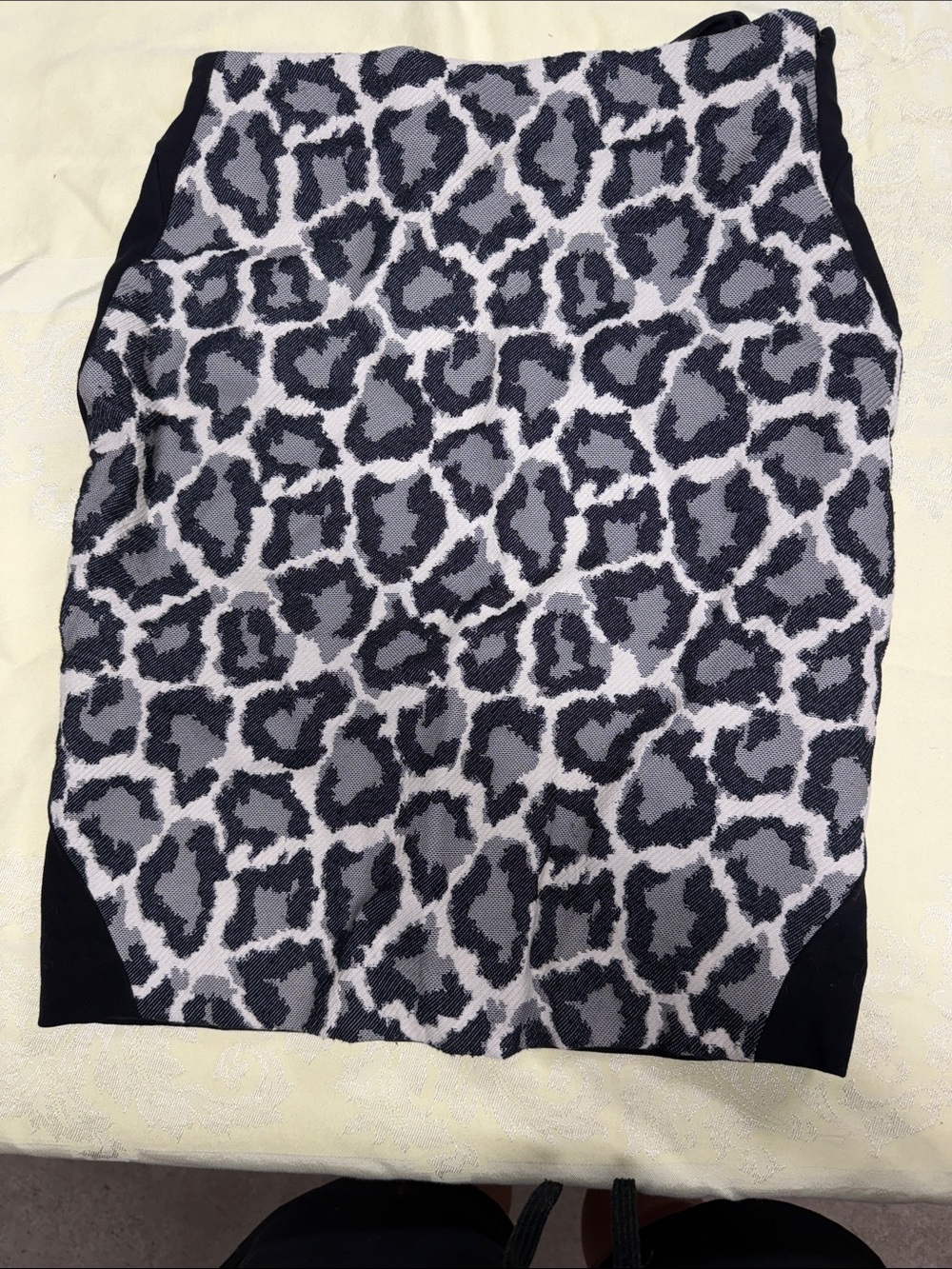 Diane Von Furstenberg Black, Gray & White Leopard Print Pencil Skirt